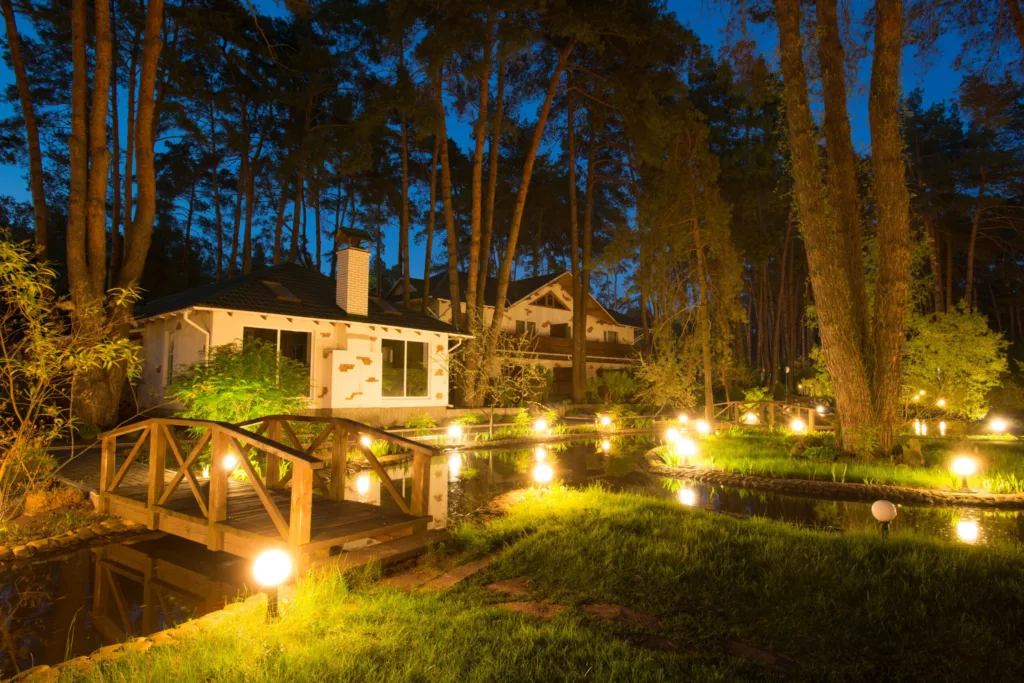 Cozy,Resort,By,The,Lake,In,The,Conifer,Forest,At Exterior Yard Lights